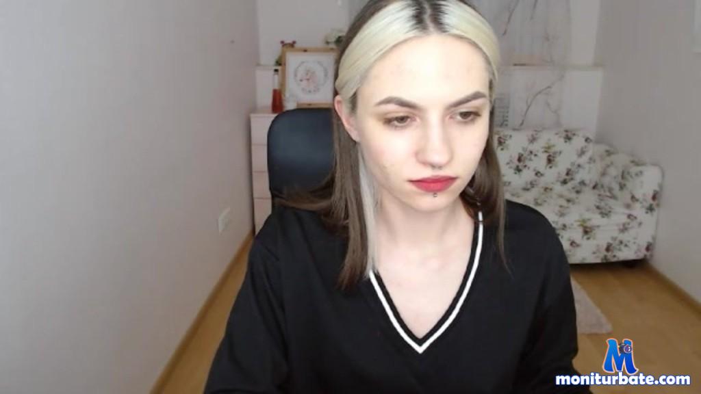 darinacappuchino camsoda livecam performer profile