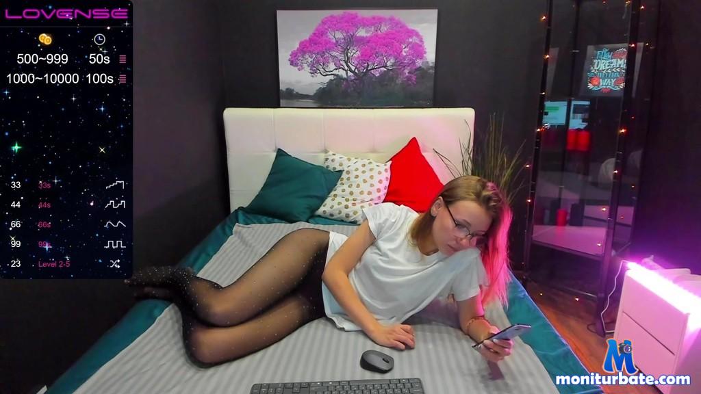 pinkie-piee Camsoda performer curvy feet fetish toys lovense blonde masturbation lush