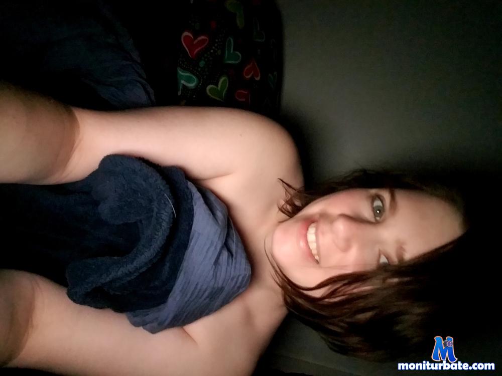 lovelypineapple Camsoda performer 