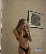 aprilllin Camsoda livecam show performer room profile