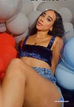 valentinarango Camsoda livecam show performer room profile