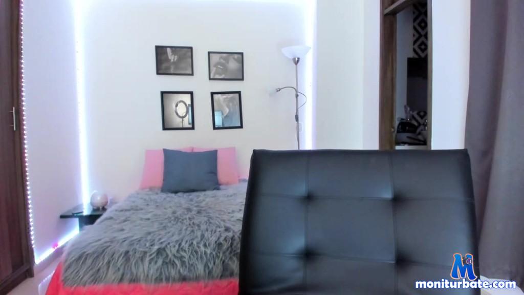 allyssondiaz Camsoda performer latina curvy feet shaved-pussy blonde blowjob big-ass muscle squirting ohmibod