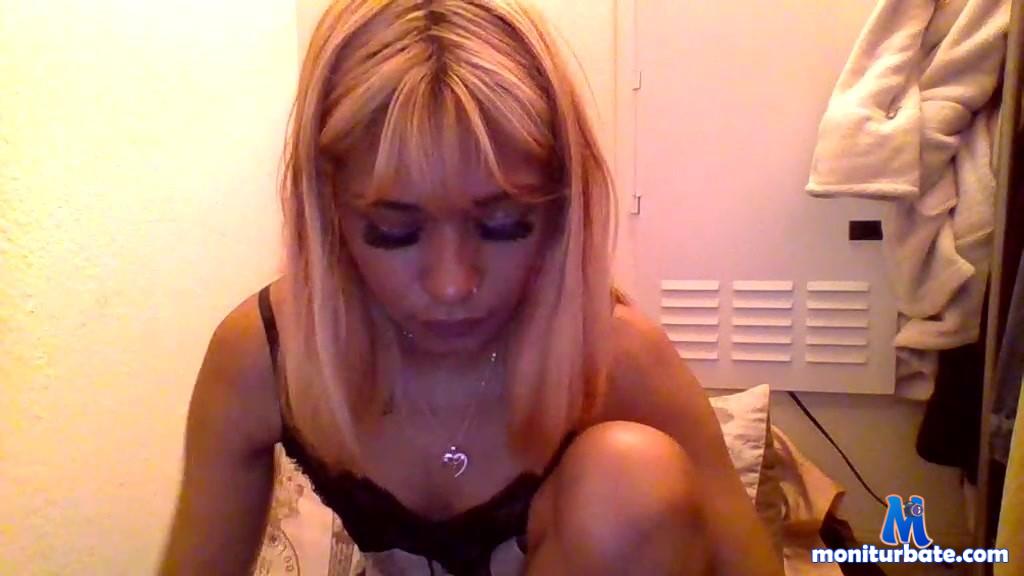 hotgirlnic camsoda livecam performer profile