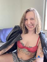 octaviaechos Camsoda livecam show performer room profile