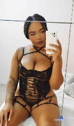 salome-bowen Camsoda livecam show performer room profile