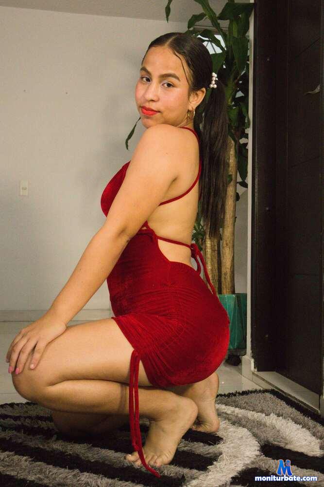 paulaa-sweet camsoda livecam performer profile