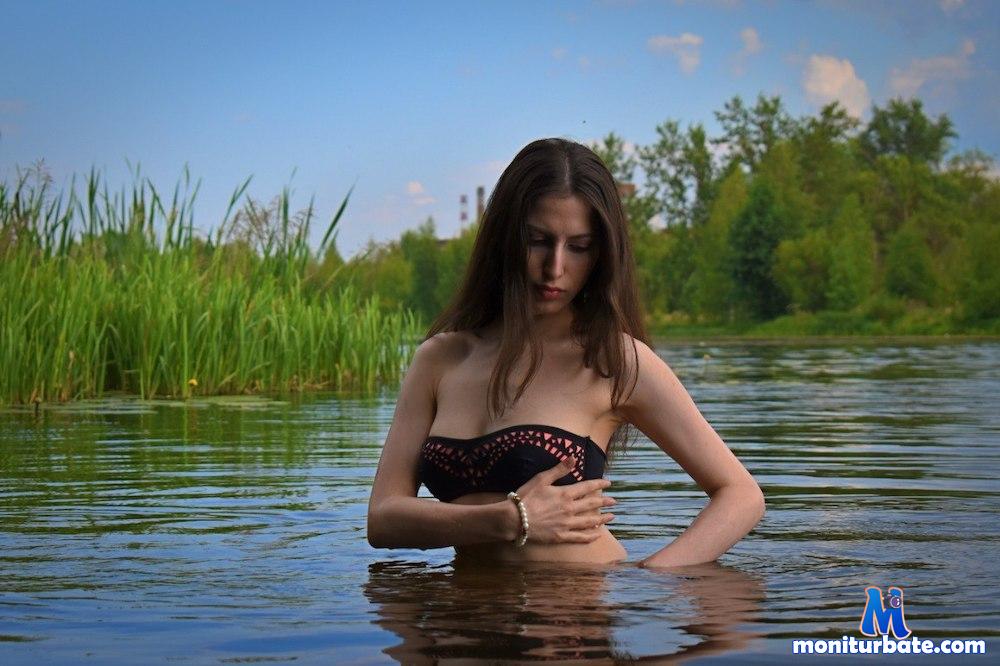 h0t-lady Camsoda performer 