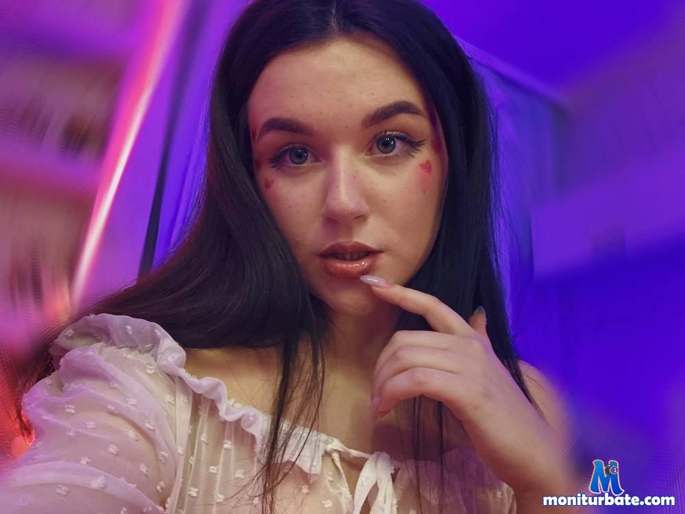emmaneumann camsoda livecam performer profile
