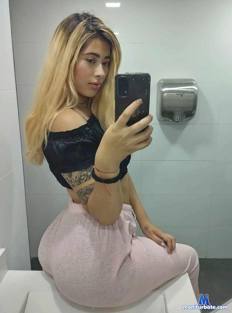 muffinwhite Camsoda performer 