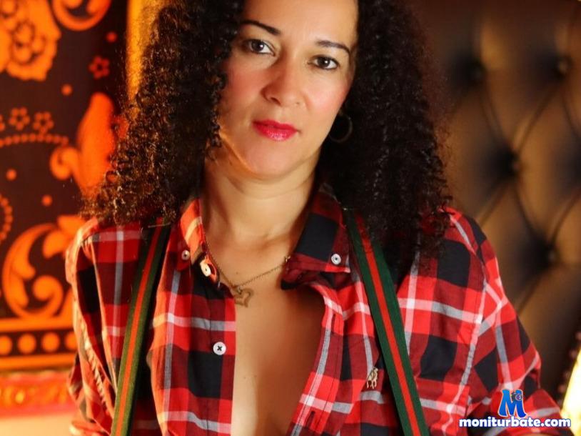 esmeraldastreem camsoda livecam performer profile