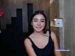 zarahlorens Camsoda livecam show performer room profile
