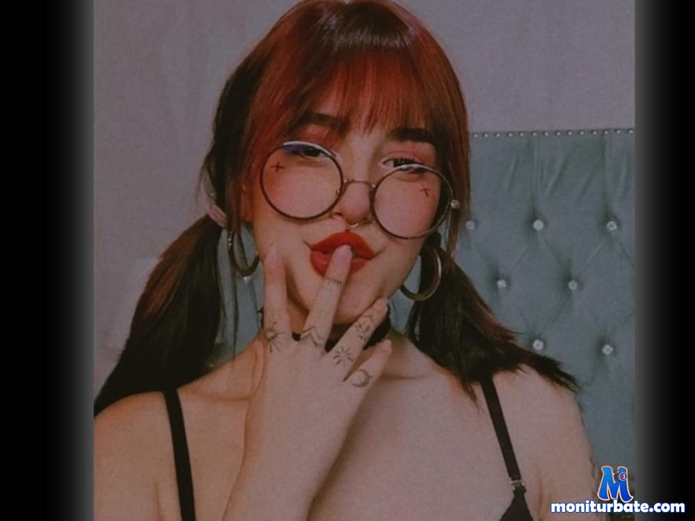 lola-leah camsoda livecam performer profile