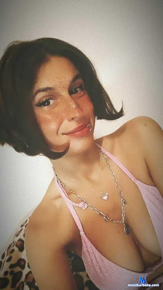 hollykitty Camsoda performer 