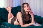 julia-flores Camsoda livecam show performer room profile