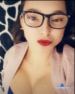 leyla-babe Camsoda livecam show performer room profile