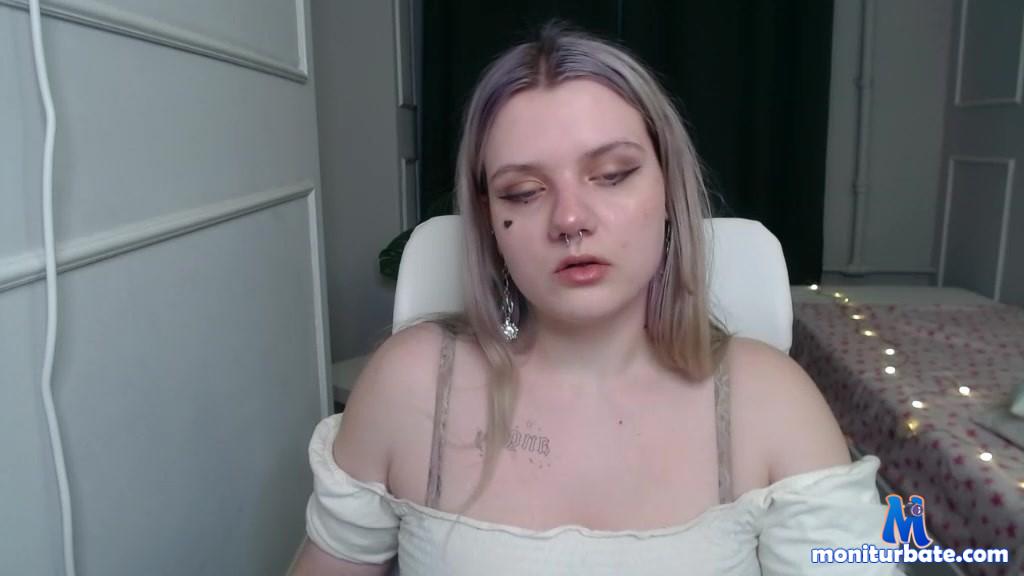 lily-cute Camsoda performer 
