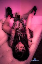 lindamortt Camsoda livecam show performer room profile