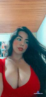 alexxa-curvy Camsoda livecam show performer room profile