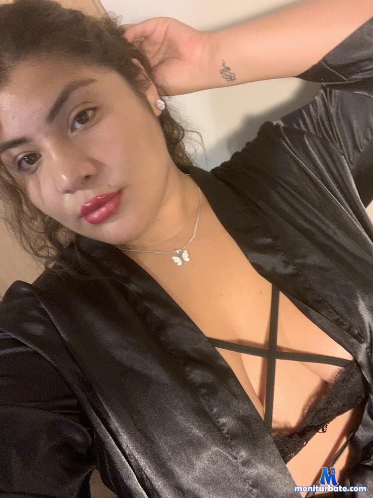 alexmoraa234 camsoda livecam performer profile