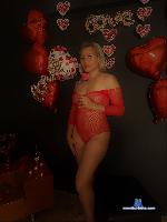 x-richell-x Camsoda livecam show performer room profile