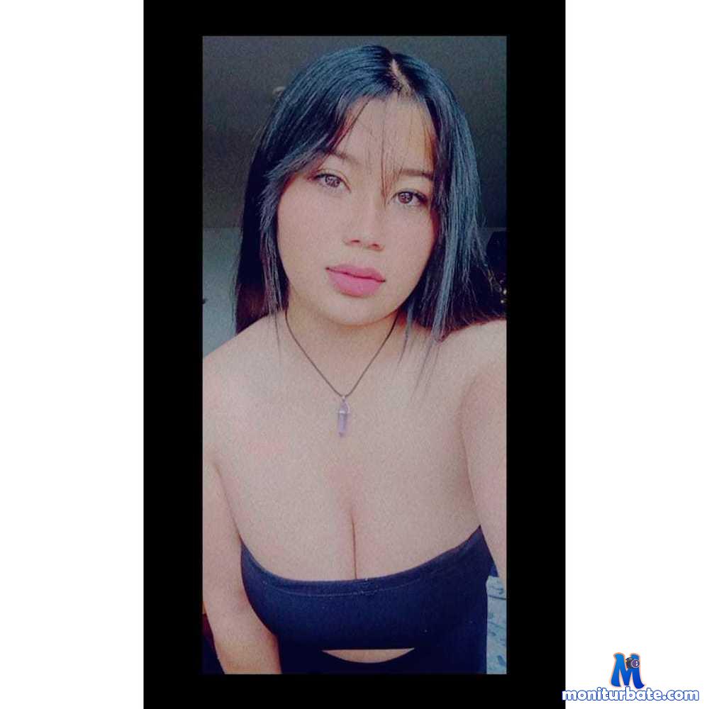 julianasaenzz camsoda livecam performer profile