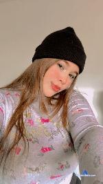 sweet-aliice Camsoda livecam show performer room profile