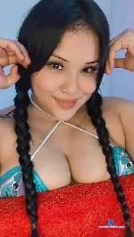 kamila-love Camsoda livecam show performer room profile