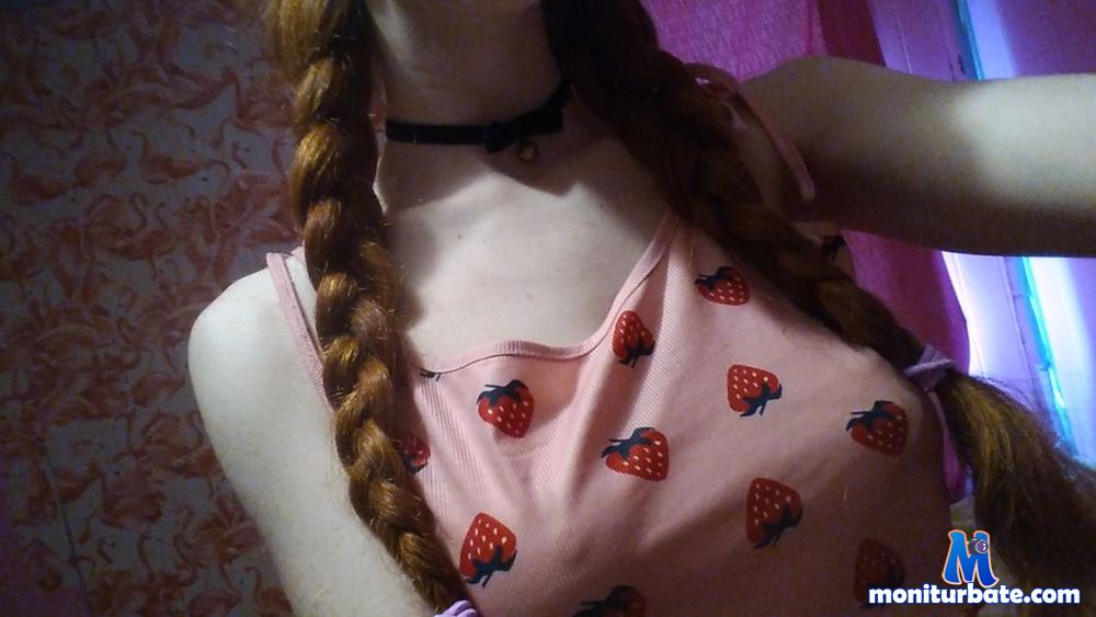 strawberrysmoothie camsoda livecam performer profile