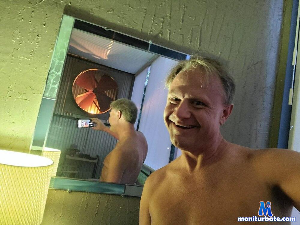 justadirck camsoda livecam performer profile