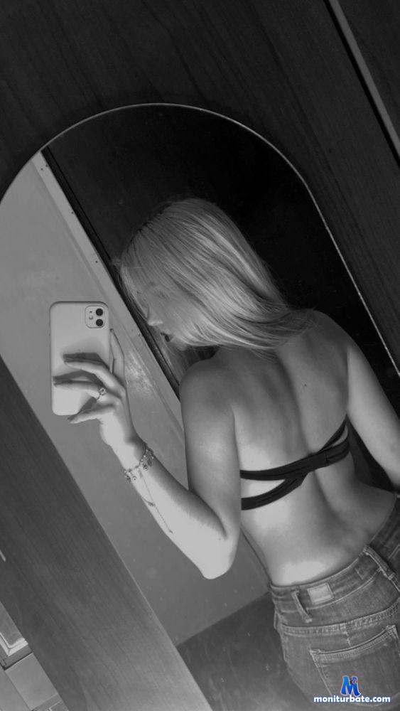 sooffiiaa-1 camsoda livecam performer profile