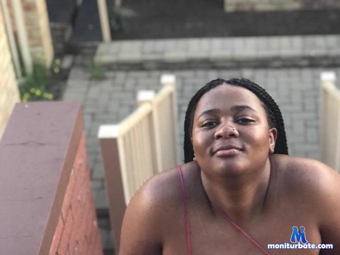 cocobootyyy camsoda livecam performer profile