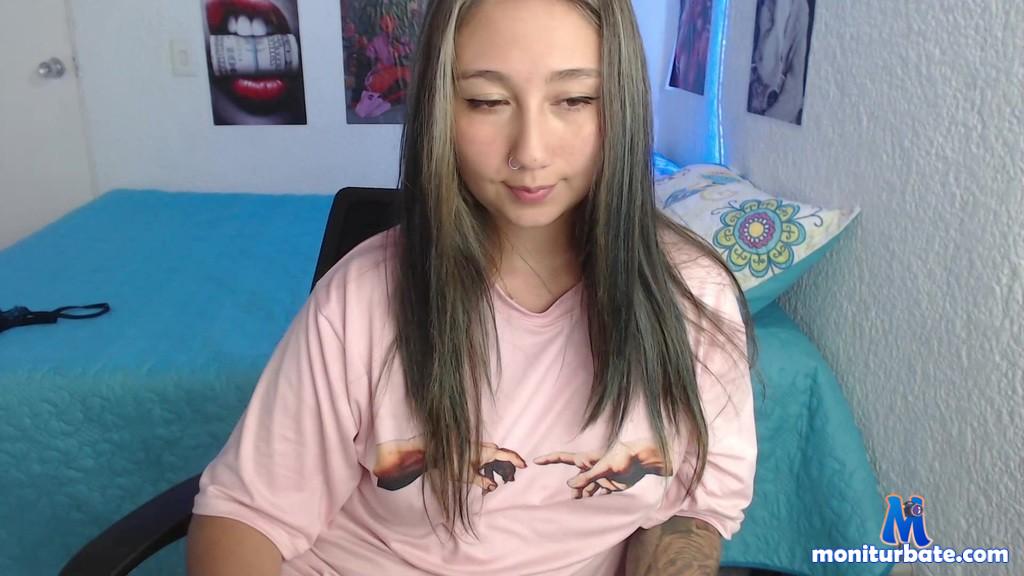 sara-veleez Camsoda performer latina curvy feet fetish toys shaved-pussy lovense small-tits teen