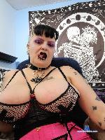 splittonguetesa Camsoda livecam show performer room profile