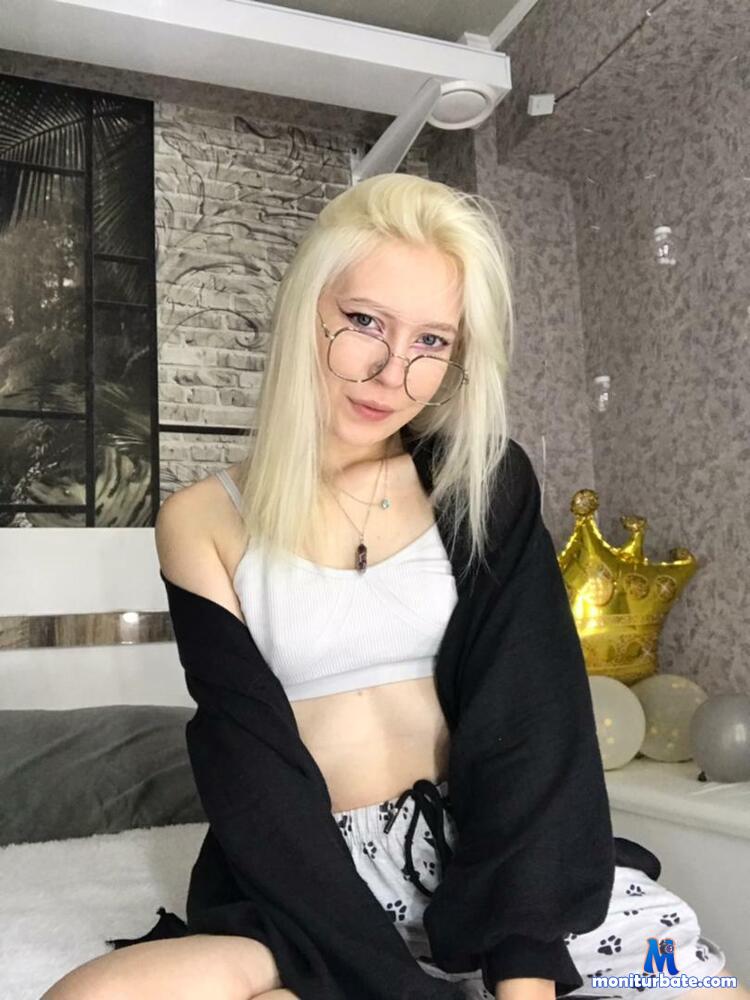 hibloom camsoda livecam performer profile