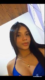 kloe-squirts Camsoda livecam show performer room profile