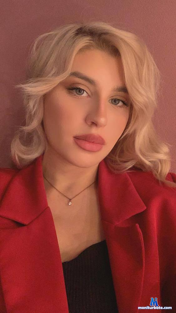 charlotteben camsoda livecam performer profile