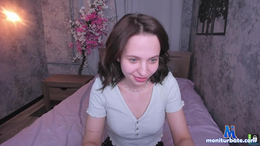 curlydolly Camsoda performer small-tits teen big-ass college shy