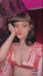 lola-louise Camsoda livecam show performer room profile