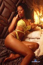 juliette-moon Camsoda livecam show performer room profile
