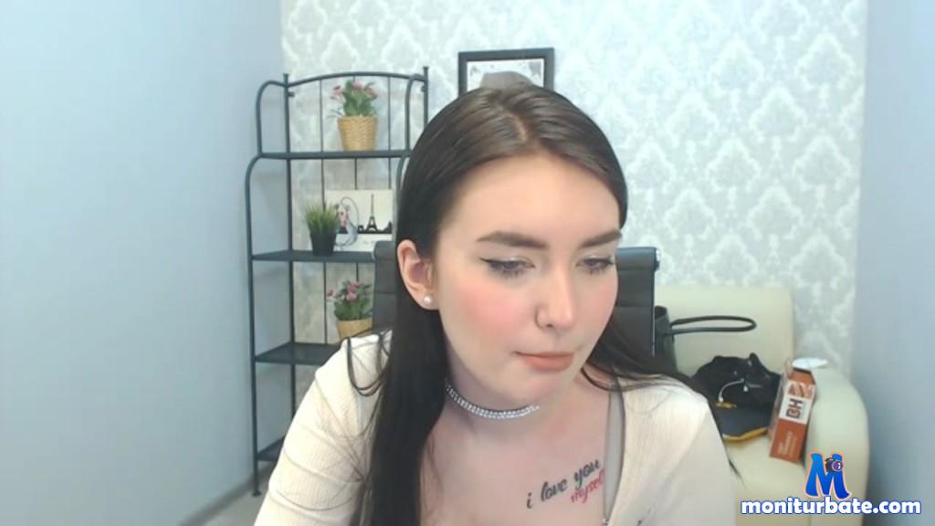 alexabrayni camsoda livecam performer profile
