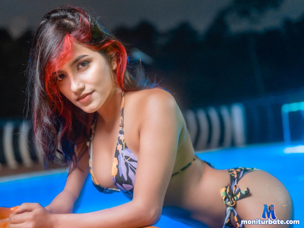 letty-straus camsoda livecam performer profile