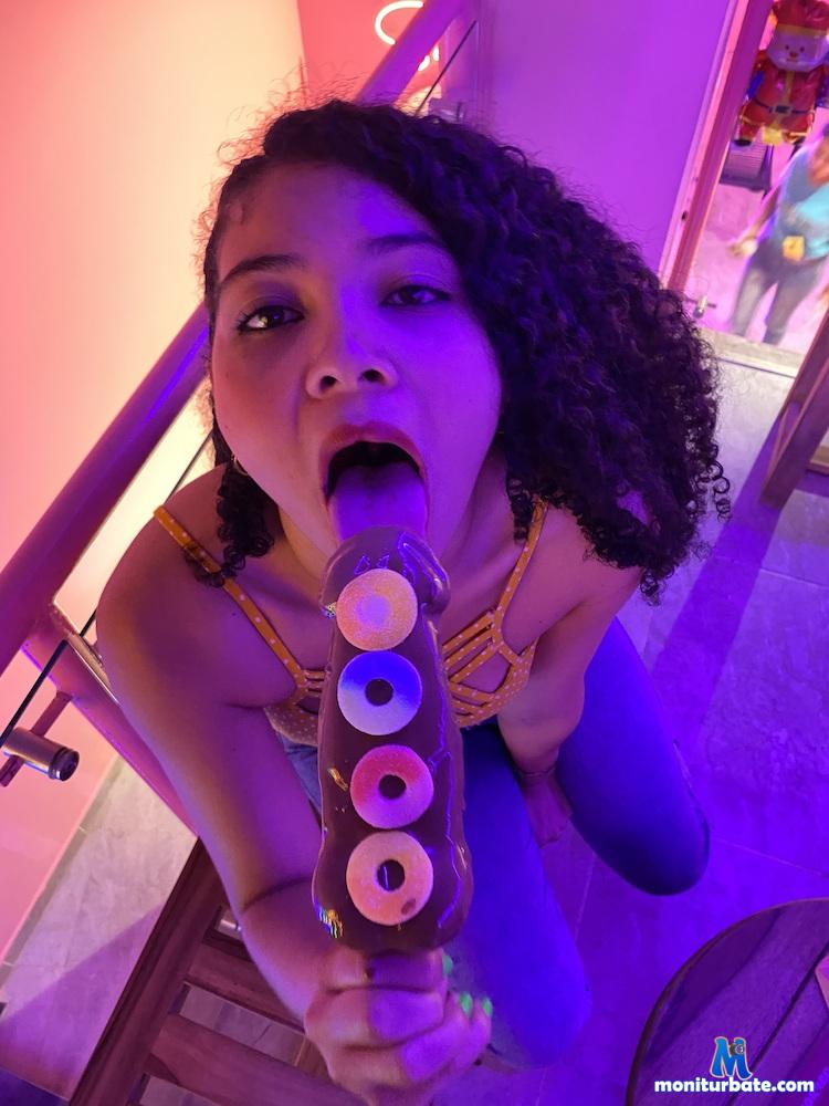 isadoraa camsoda livecam performer profile