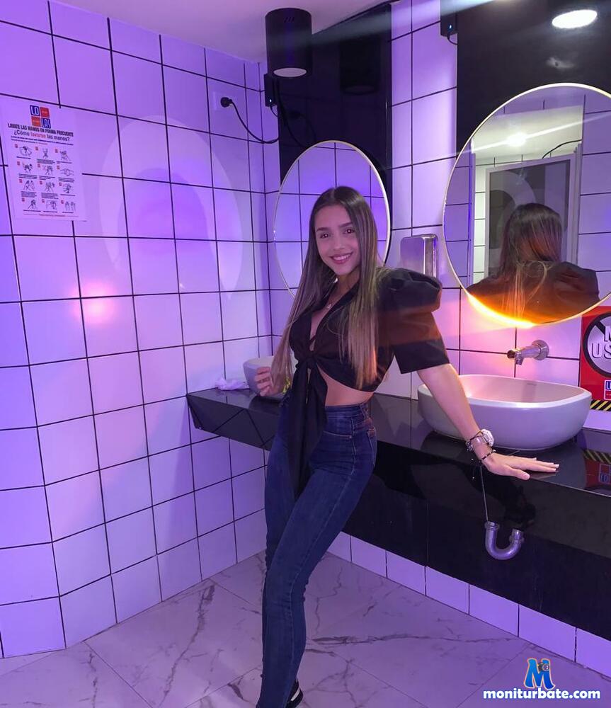 salome-manson camsoda livecam performer profile