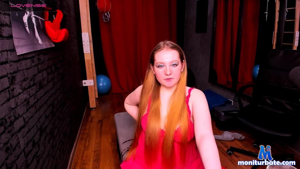 dinahrichards Camsoda performer fetish shaved-pussy blonde teen amateur bbw