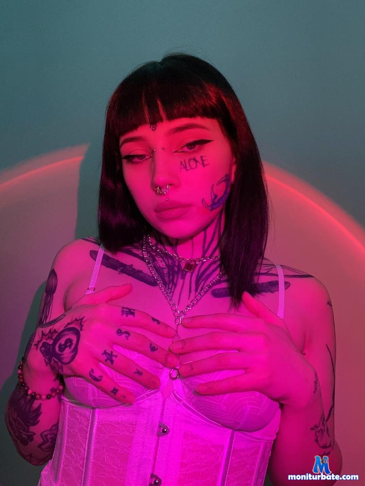 tradishka camsoda livecam performer profile