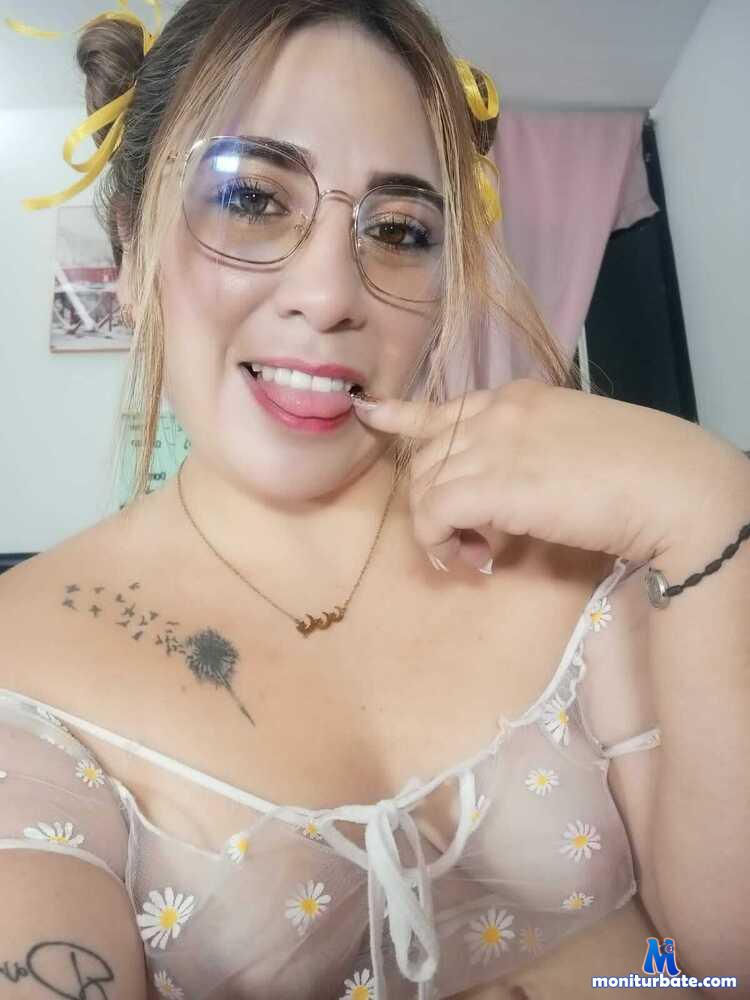 miaastoree camsoda livecam performer profile
