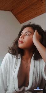peach-princess18 Camsoda livecam show performer room profile