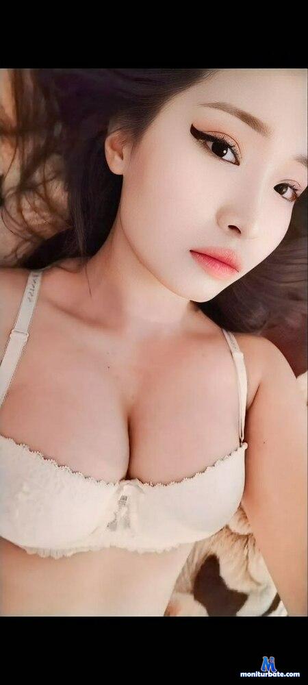 tinayas camsoda livecam performer profile