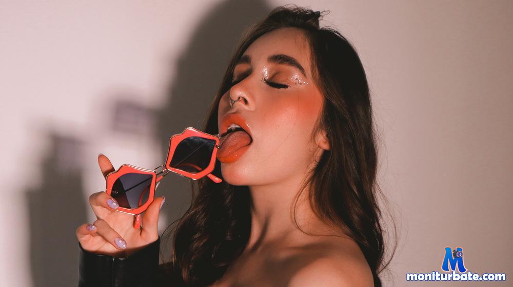 emily-mills1 Camsoda performer 