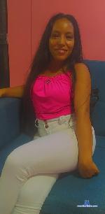 paola-robinson Camsoda livecam show performer room profile